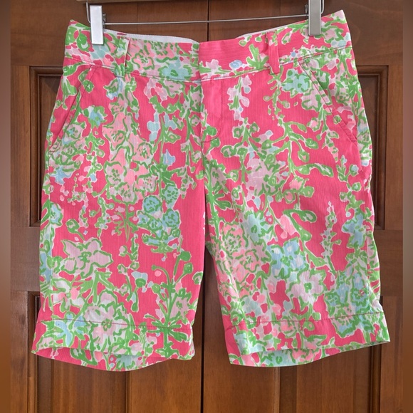 Lilly Pulitzer Pink and Green the chipper Floral Women's Shorts size 10 - Picture 1 of 7